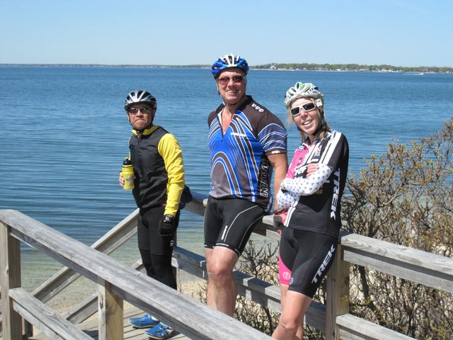 Ken Pat & Christine at Nassau Pt.jpg